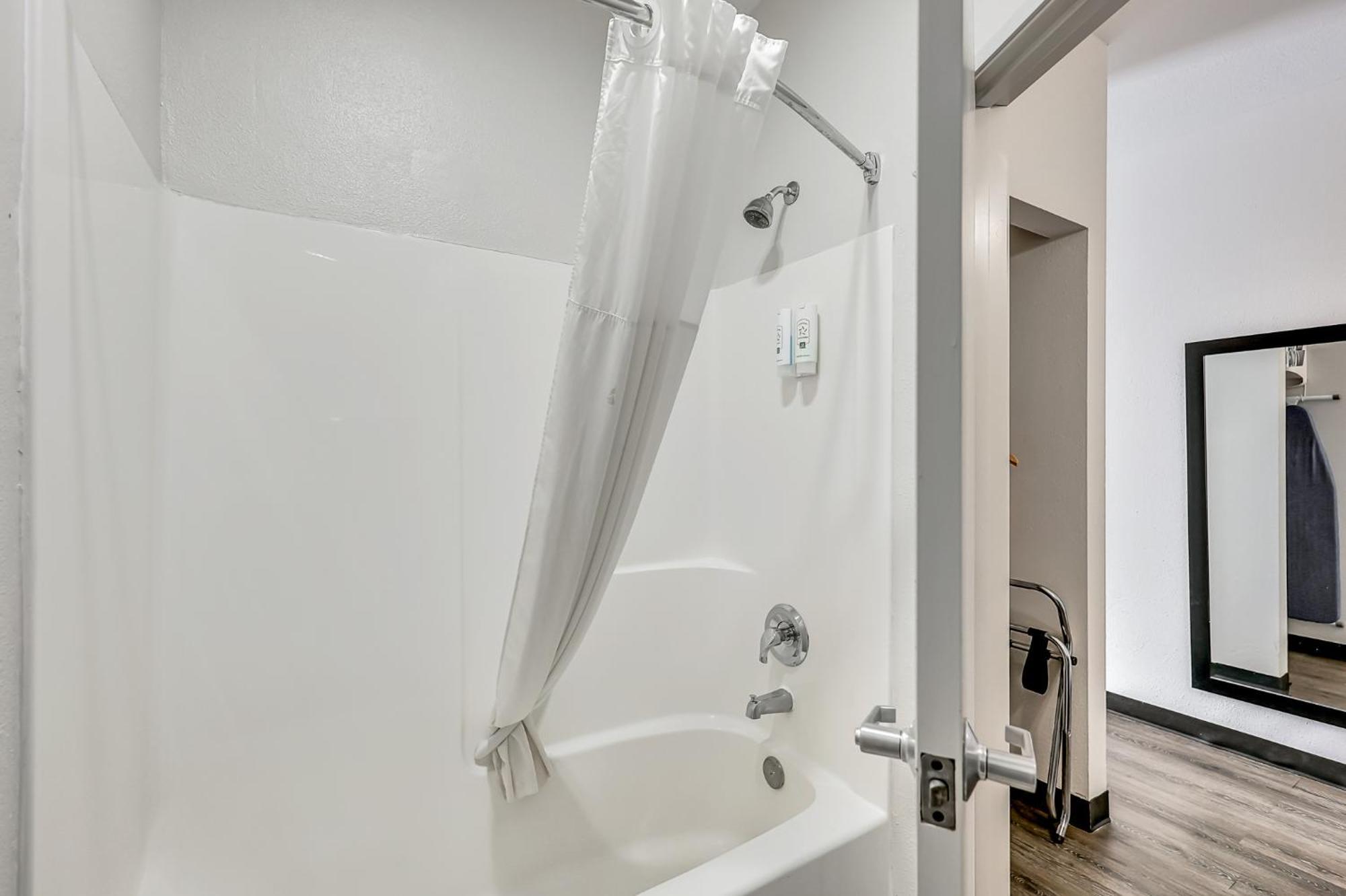 Quality Inn & Suites Of Liberty Lake Extérieur photo
