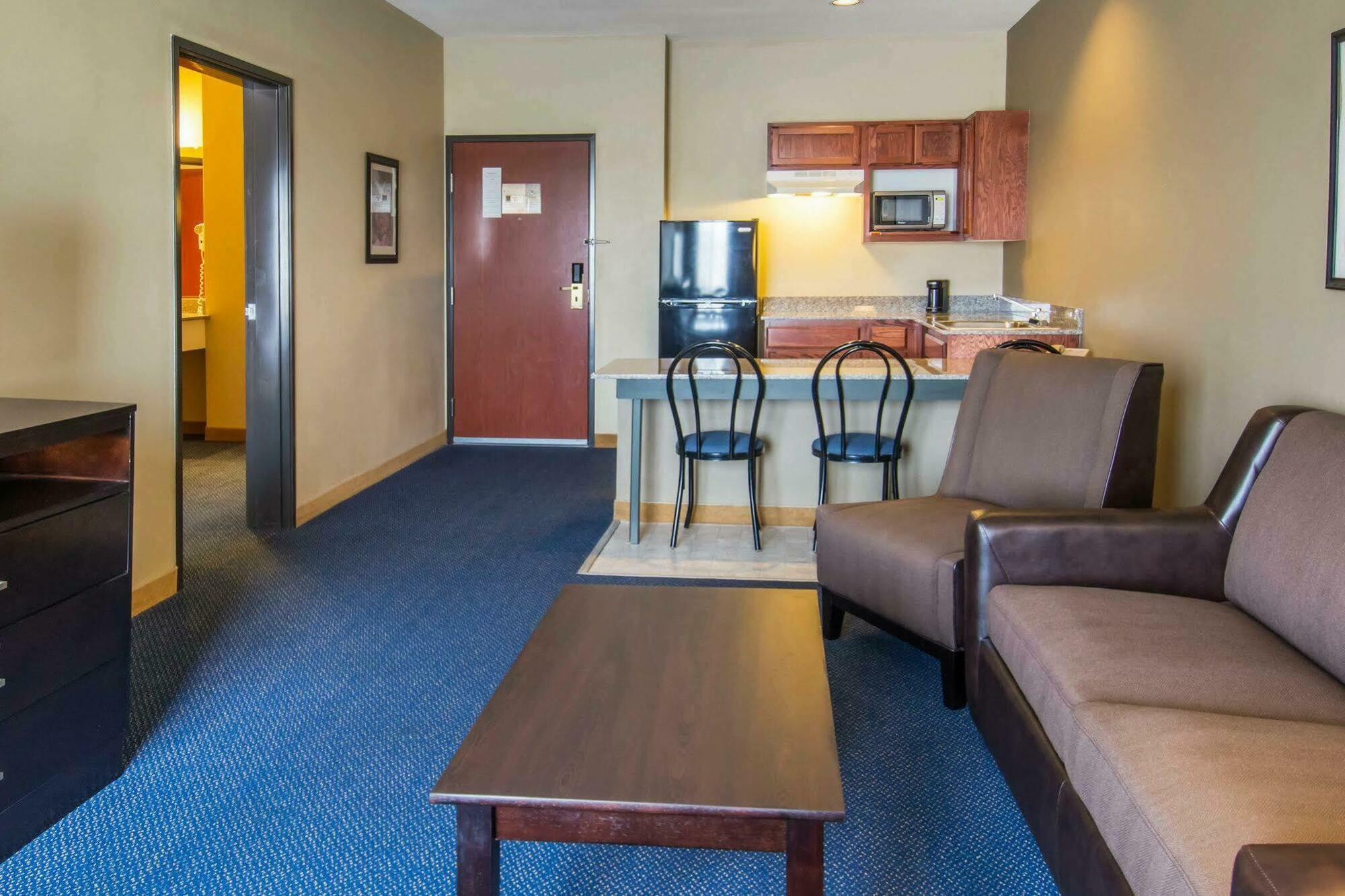 Quality Inn & Suites Of Liberty Lake Extérieur photo