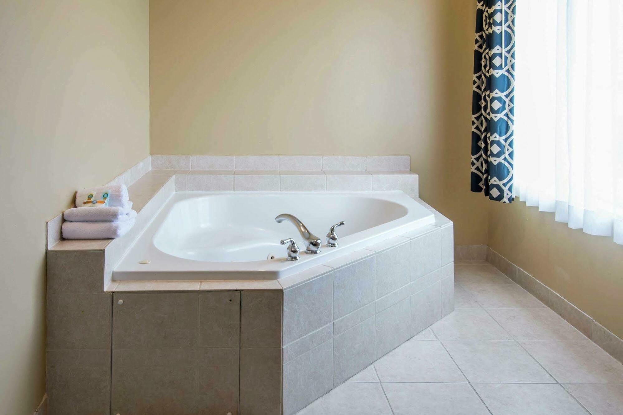 Quality Inn & Suites Of Liberty Lake Extérieur photo